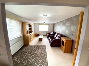 Lounge/Diner- click for photo gallery